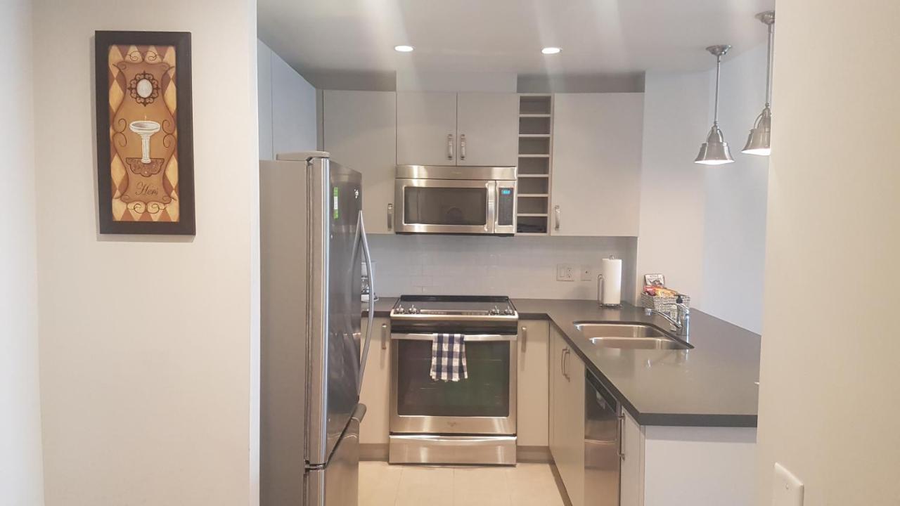 Lower Lonsdale Aprtment 北温哥华 外观 照片
